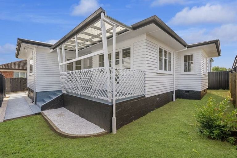 Photo of property in 18b Calvert Avenue, Mangere East, Auckland, 2024