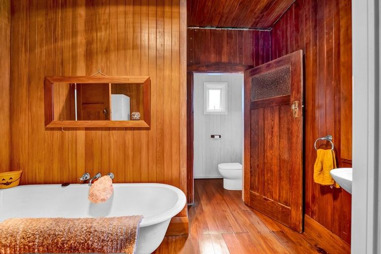 Photo of property in 27 Lyn Street, Lynmouth, New Plymouth, 4310