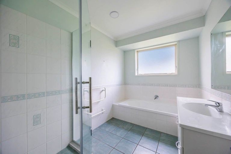 Photo of property in 22 Mahoney Drive, Albany, Auckland, 0632