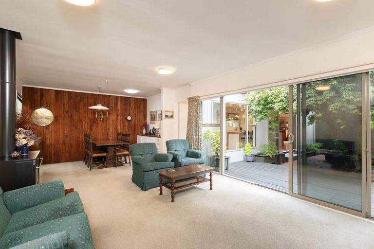 Photo of property in 15 Nuffield Street, Tawa, Wellington, 5028