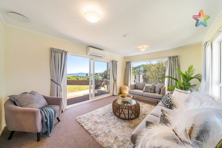 Photo of property in 11 Jasmine Grove, Maungaraki, Lower Hutt, 5010