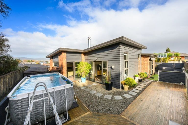 Photo of property in 18 Galea Grove, Kelvin Grove, Palmerston North, 4414