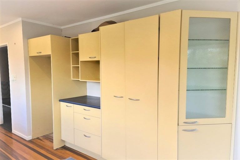 Photo of property in 1 Malters Place, Browns Bay, Auckland, 0630