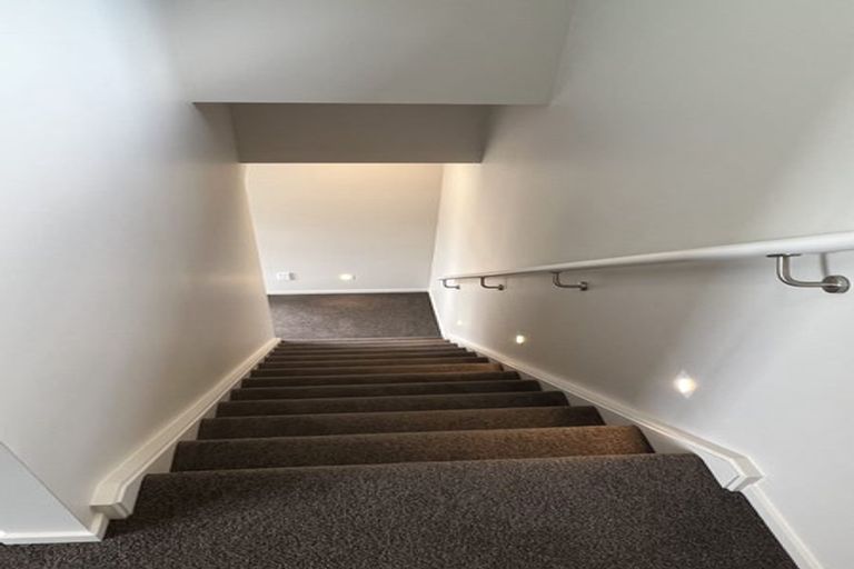 Photo of property in 28b Mana Esplanade, Paremata, Porirua, 5026