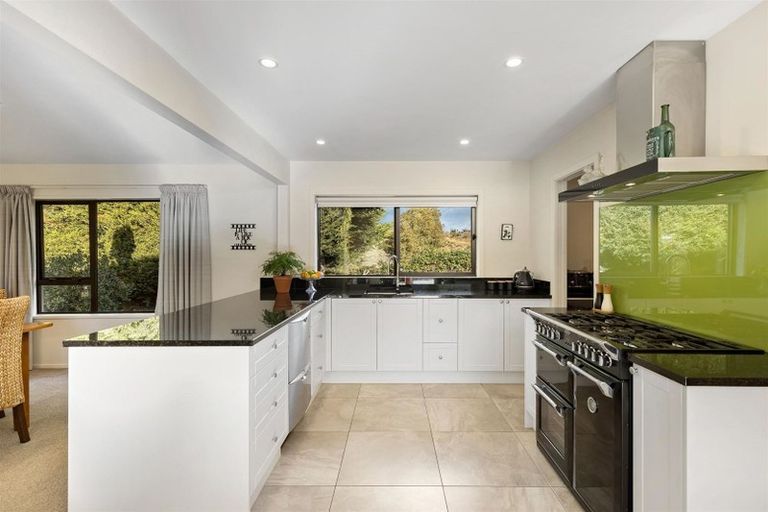 Photo of property in 77 Oregon Drive, Kelvin Heights, Queenstown, 9300