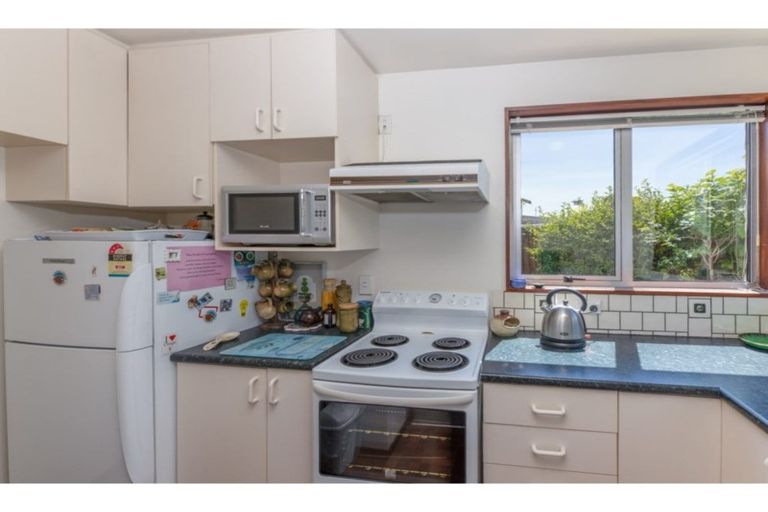 Photo of property in 2/9 Larkhill Place, Russley, Christchurch, 8042