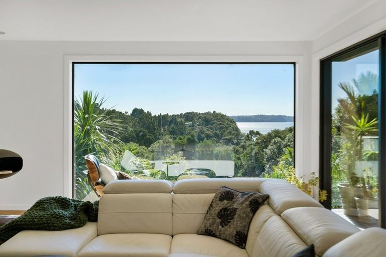 Photo of property in 52 Tanekaha Road, Titirangi, Auckland, 0604