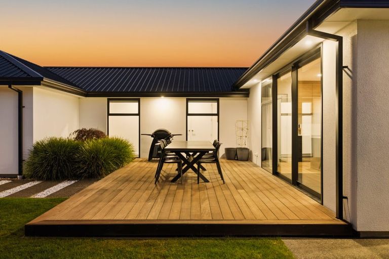 Photo of property in 8 Edward Law Boulevard, Prebbleton, 7604