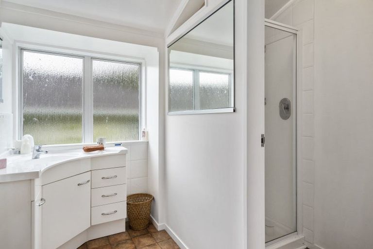 Photo of property in 72 Raroa Terrace, Tawa, Wellington, 5028