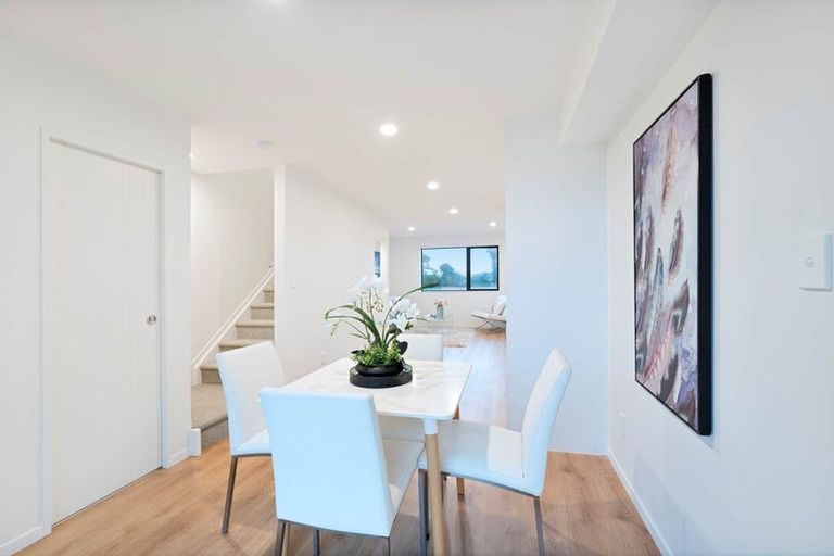 Photo of property in 4/11 Hereford Street, Te Atatu Peninsula, Auckland, 0610