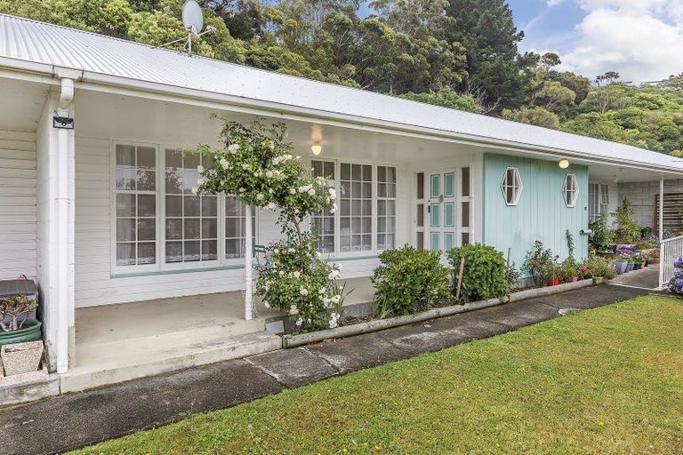 Photo of property in Regency Flats, 6/29-45 Miramar North Road, Miramar, Wellington, 6022