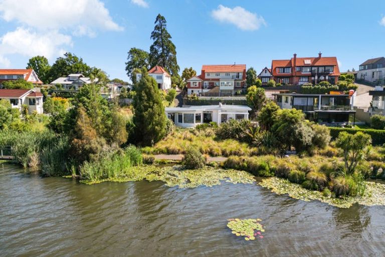 Photo of property in 86 Lake Crescent, Hamilton Lake, Hamilton, 3204