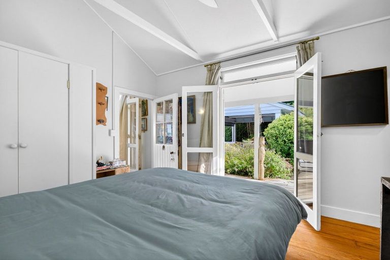 Photo of property in 8 Robertson Street, Russell, 0202