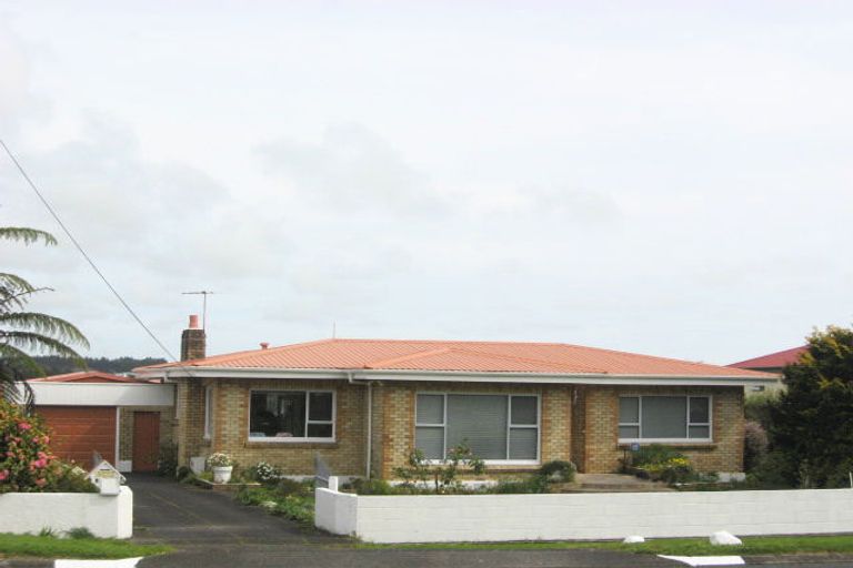 Photo of property in 5 Mouatt Street, Waitara, 4320