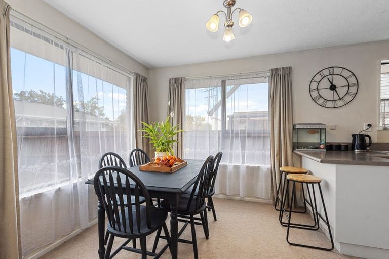 Photo of property in 2/62 Highsted Road, Bishopdale, Christchurch, 8053