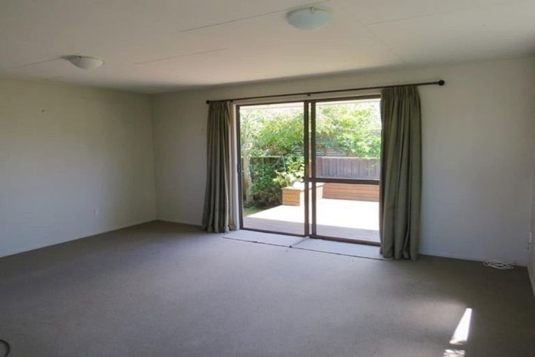 Photo of property in 8b Ropiha Street, Fitzroy, New Plymouth, 4312