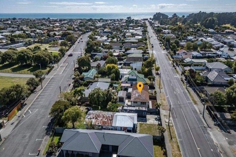 Photo of property in 1/150 Bowhill Road, New Brighton, Christchurch, 8083