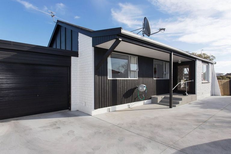 Photo of property in 1/8 Ashwood Street, Parklands, Christchurch, 8083