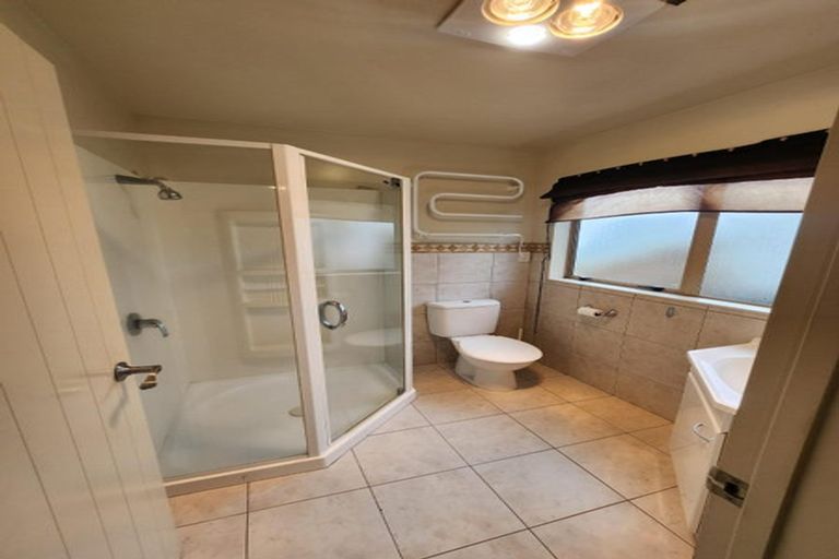 Photo of property in 13a Hebron Road, Waiake, Auckland, 0630