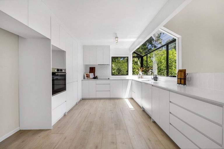 Photo of property in 24a Bert Wilson Place, Cockle Bay, Auckland, 2014