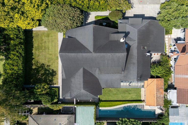 Photo of property in 247 Devonport Road, Tauranga, 3110