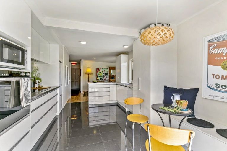 Photo of property in 9 Lingard Grove, Brooklyn, Wellington, 6021