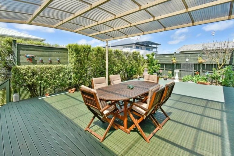 Photo of property in 7 Crispe Road, Clarks Beach, 2122