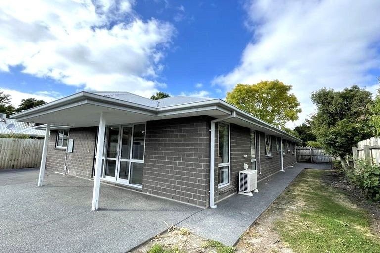 Photo of property in 107 Waimairi Road, Ilam, Christchurch, 8041