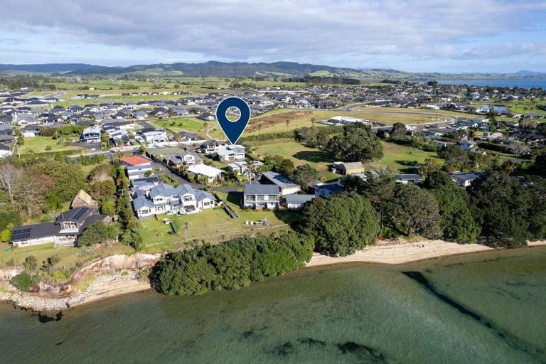 Photo of property in 152d One Tree Point Road, One Tree Point, 0118