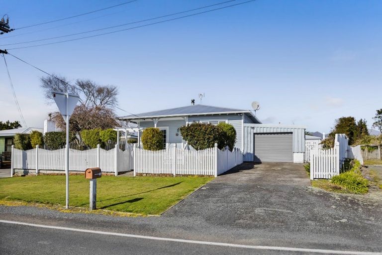 Photo of property in 2 Hurworth Road, Hurworth, New Plymouth, 4371