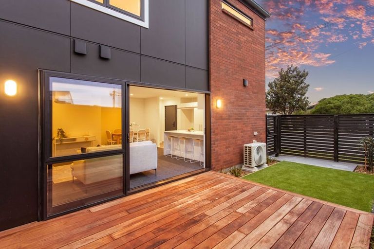 Photo of property in 1/14 Lonsdale Street, New Brighton, Christchurch, 8083