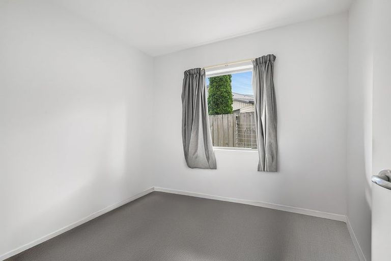 Photo of property in 16a Dowding Street, Melville, Hamilton, 3206