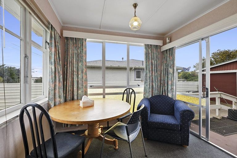 Photo of property in 56 Banks Street, Marfell, New Plymouth, 4310