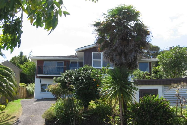 Photo of property in 19 Brigantine Drive, Beach Haven, Auckland, 0626