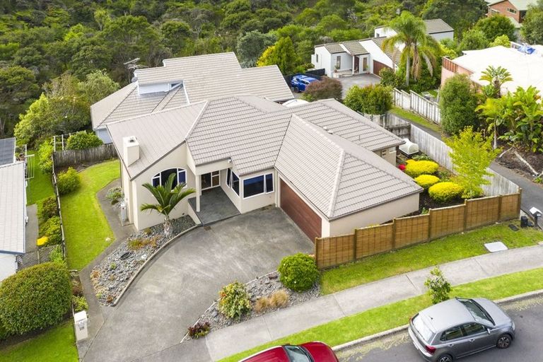 Photo of property in 18 Carnmore Place, Torbay, Auckland, 0630