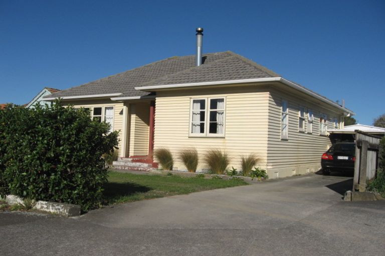 Photo of property in 242 College Street, West End, Palmerston North, 4412