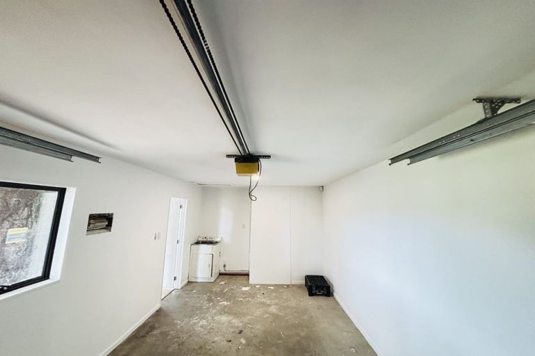 Photo of property in 21 Robertson Road, Favona, Auckland, 2024