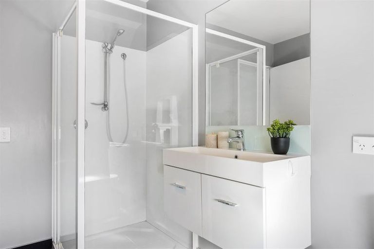 Photo of property in 70e Elizabeth Street, Riccarton, Christchurch, 8041