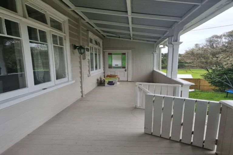 Photo of property in 33 Glencoe Road, Browns Bay, Auckland, 0630
