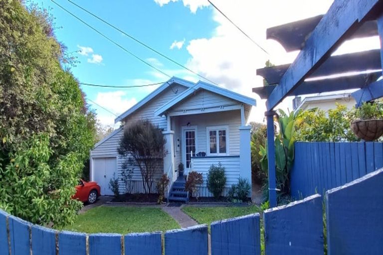 Photo of property in 53 Woodglen Road, Glen Eden, Auckland, 0602