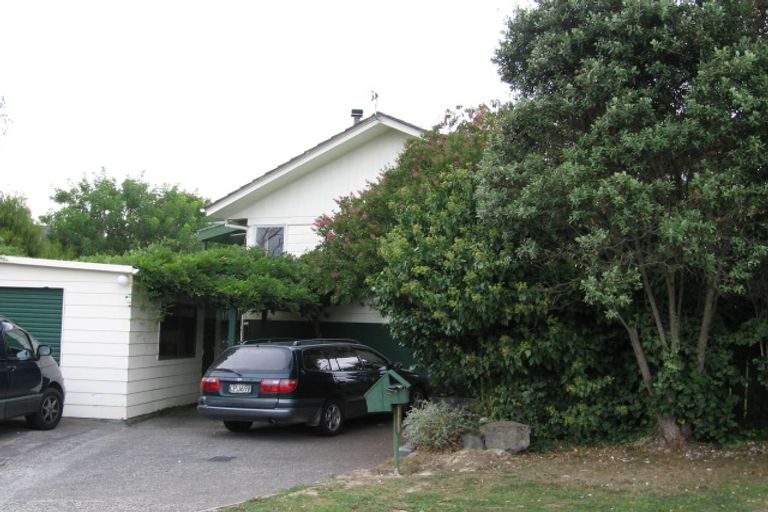Photo of property in 7 Truscott Place, West Harbour, Auckland, 0618