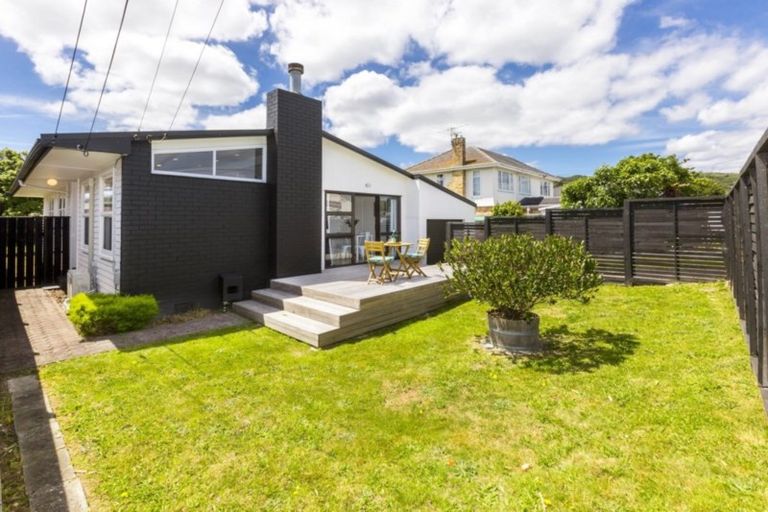 Photo of property in 30a Exchange Street, Ebdentown, Upper Hutt, 5018