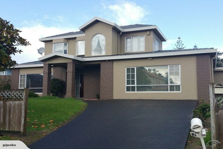 Photo of property in 1/1 Stoneleigh Court, Sunnynook, Auckland, 0632