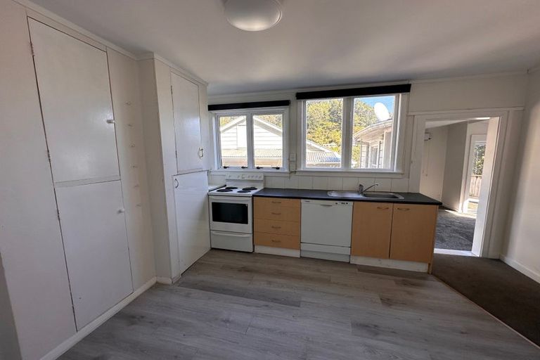 Photo of property in 23 Totara Street, Eastbourne, Lower Hutt, 5013