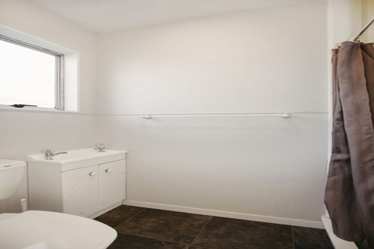 Photo of property in 2/240a Estuary Road, South New Brighton, Christchurch, 8062