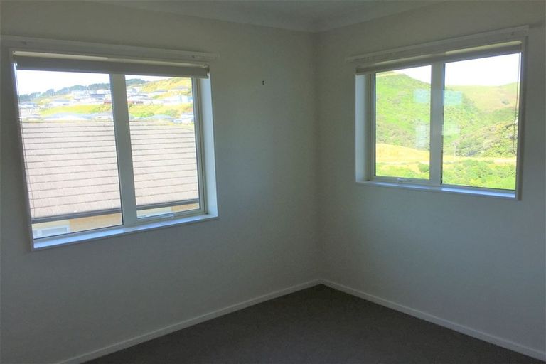 Photo of property in 242 Mark Avenue, Grenada Village, Wellington, 6037