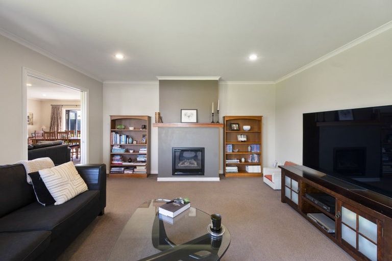 Photo of property in 5 Rodeo Drive, Kelvin Grove, Palmerston North, 4414