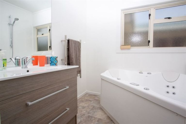 Photo of property in 126 Stafford Drive, Ruby Bay, Mapua, 7005