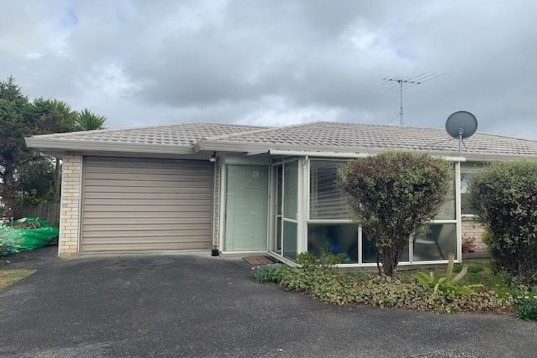 Photo of property in 1/2 Doment Crescent, Orewa, 0931