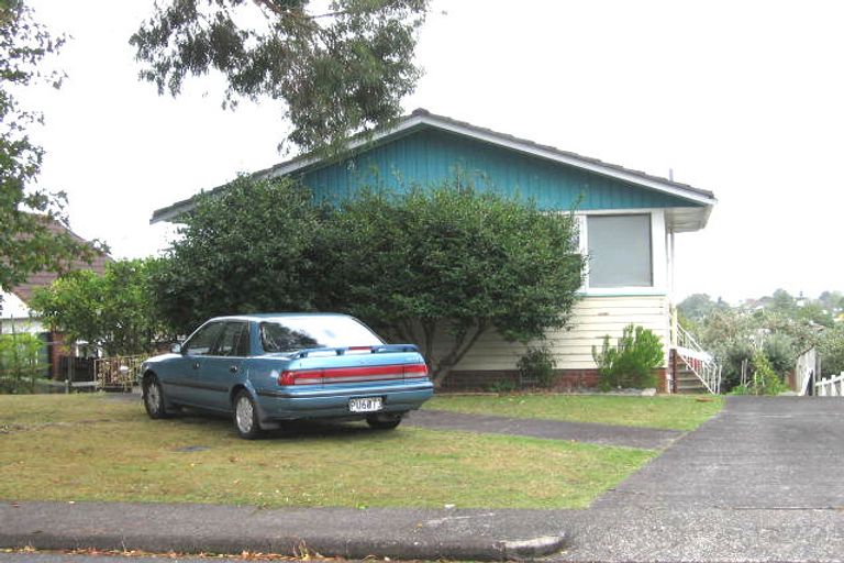 Photo of property in 61 Manhattan Heights, Glendene, Auckland, 0602